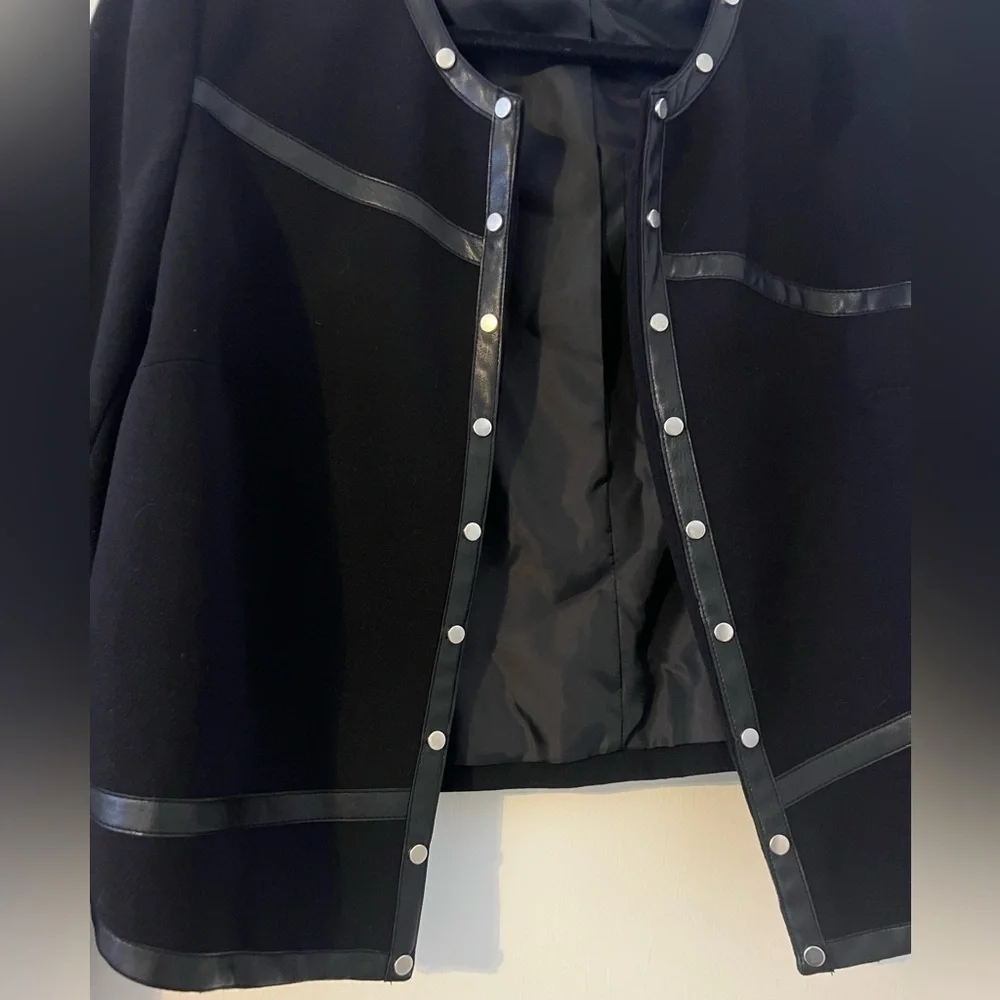 Unique blazer with silver enhancement fully lined size L (G119)